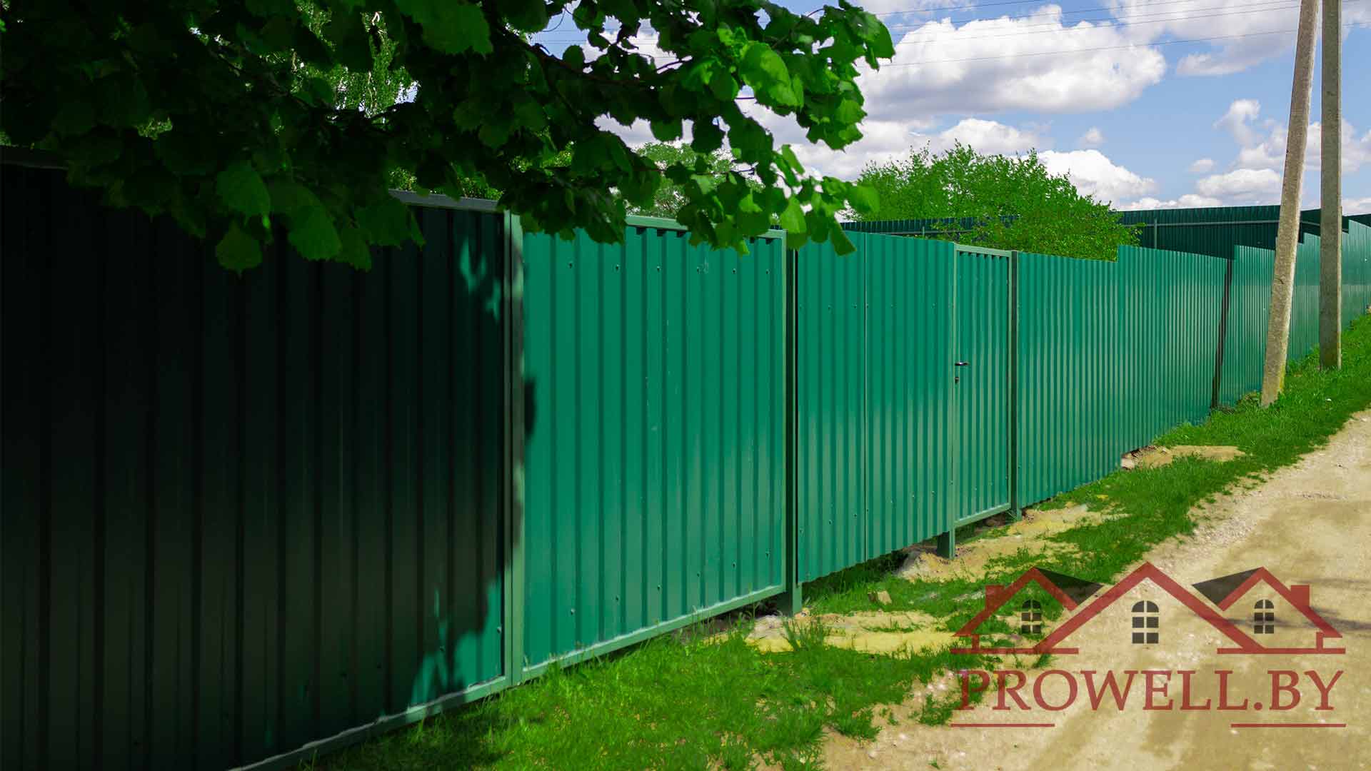 Забор из профнастила МП-20 RAL 6005 (зеленый) глянец + ворота распашные + калитка